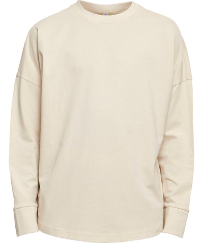 Oversize cut on sleeve long sleeve