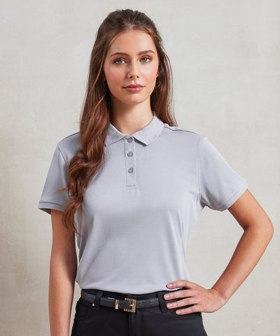 Women’s performance chino shorts