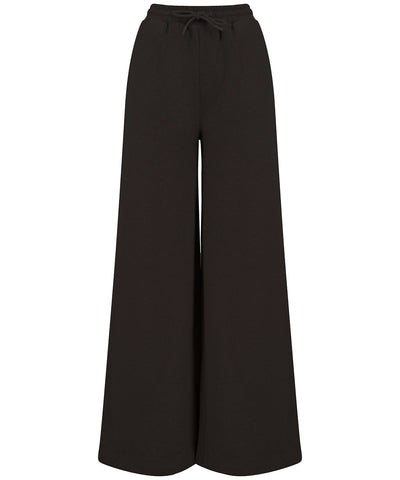 Women's sustainable fashion wide leg joggers